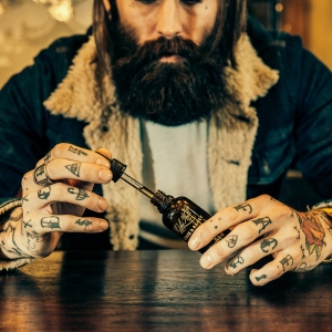 aceite-para-barba-ricki-hall-s-booze-baccy-captain-fawcett-50-ml